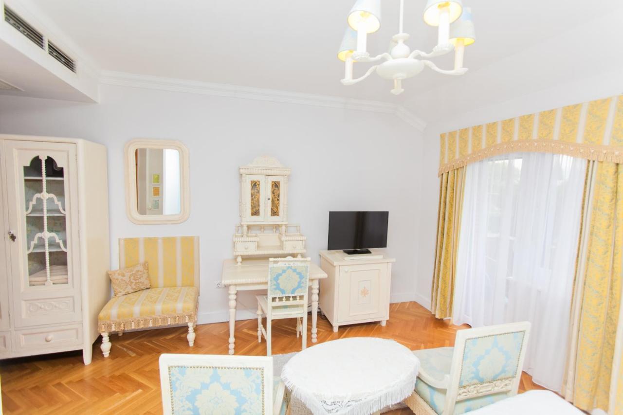 Boutique Hotel Szarcsa İstolni Belgrad Dış mekan fotoğraf